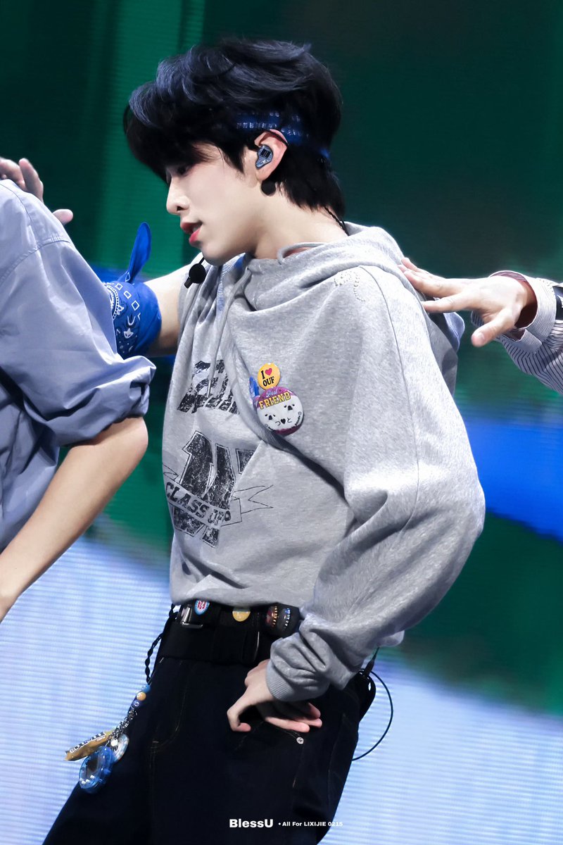 xijie0215's tweet image. 250824 TMEA 

🔗weibo.com/2430491333/520…
#李曦杰 #Lixijie 
#CIIU #CLOSERTOYOU 
#奔赴少年CIIU #JYP