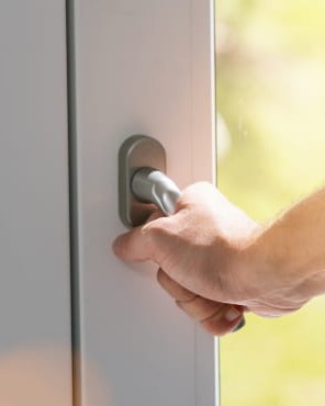 If you’re new to renting and aren’t sure about the rights and responsibilities of landlords and tenants, read on for our complete guide to landlord access in rented properties. 

bit.ly/3V8RW2B 

#tenants #renting #landlords