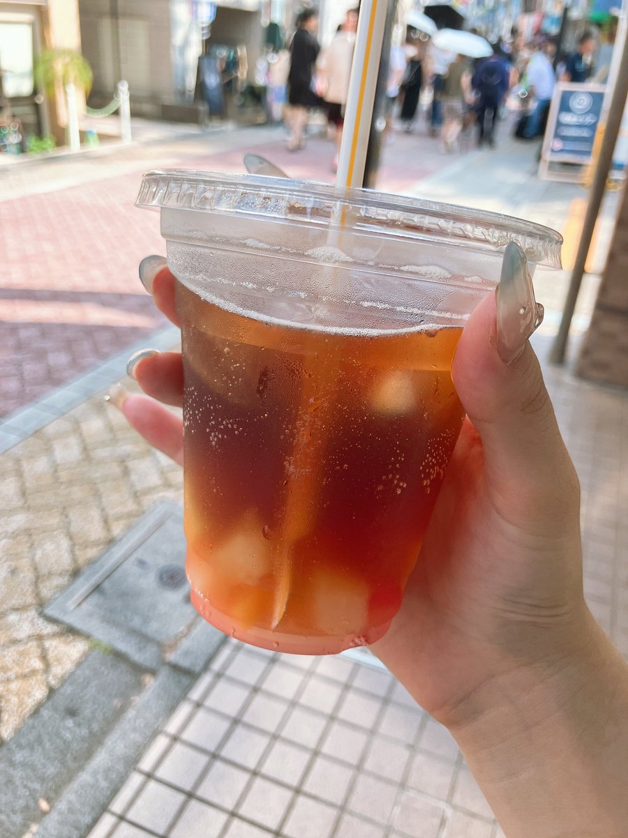 たまごっちの一番くじ買いに行ったら1人1回の購入制限あったのに先輩がラストワン出してて面白かった。
私はくちぱっちのグラス出た(｡•ʚ•｡)

20時からいます🤜🏻⋆͛🤛🏻