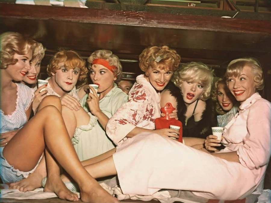 #列車が出てくる映画選手権
お熱いのがお好き 