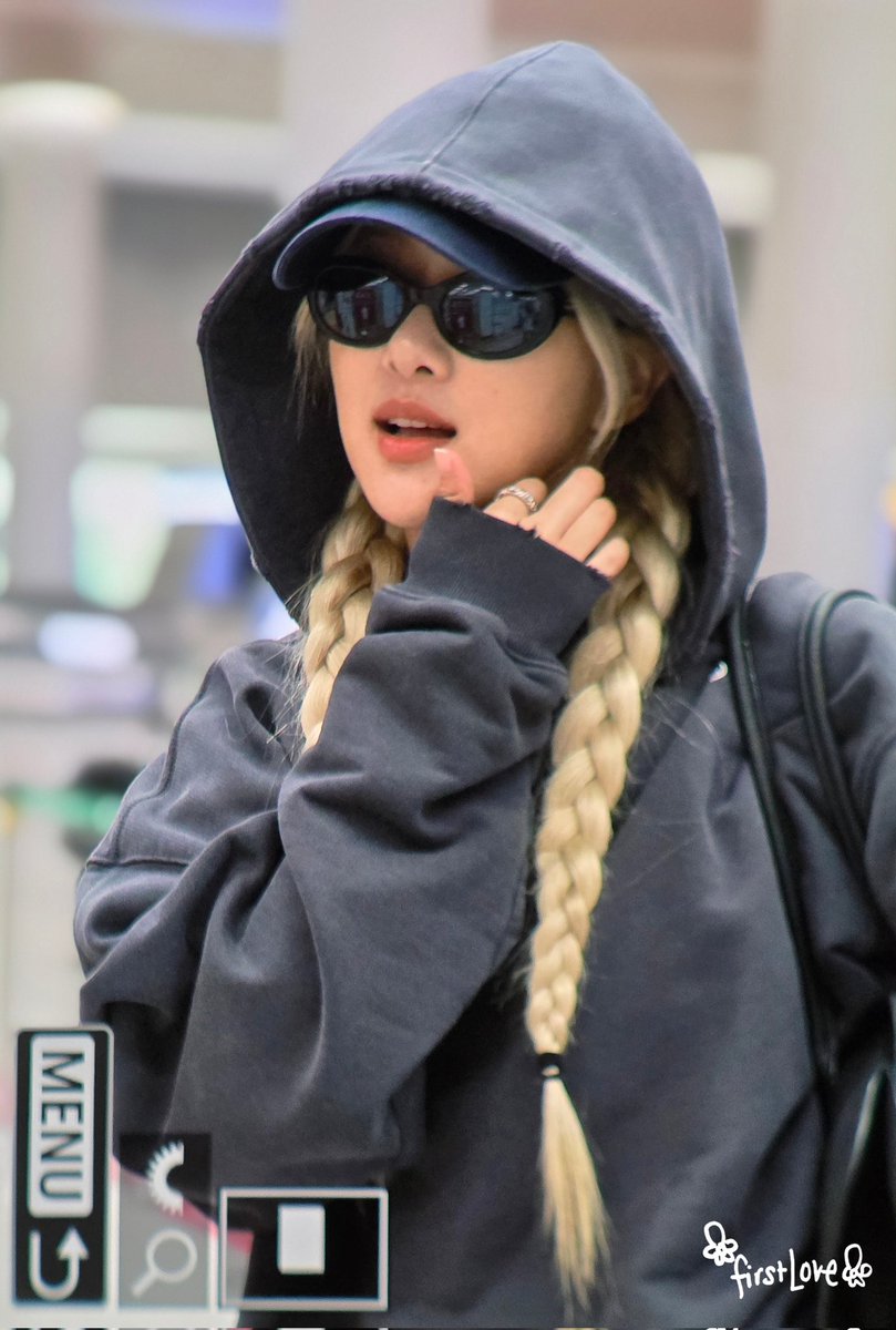 firstlove_rose's tweet photo. 250825 ICN

박채영 기여워ㅡㅡ  투어 수고해써 🥰

#블랙핑크 #로제
#BLACKPINK #ROSÉ
@numberoneHQ https://t.co/DphChGfIZB