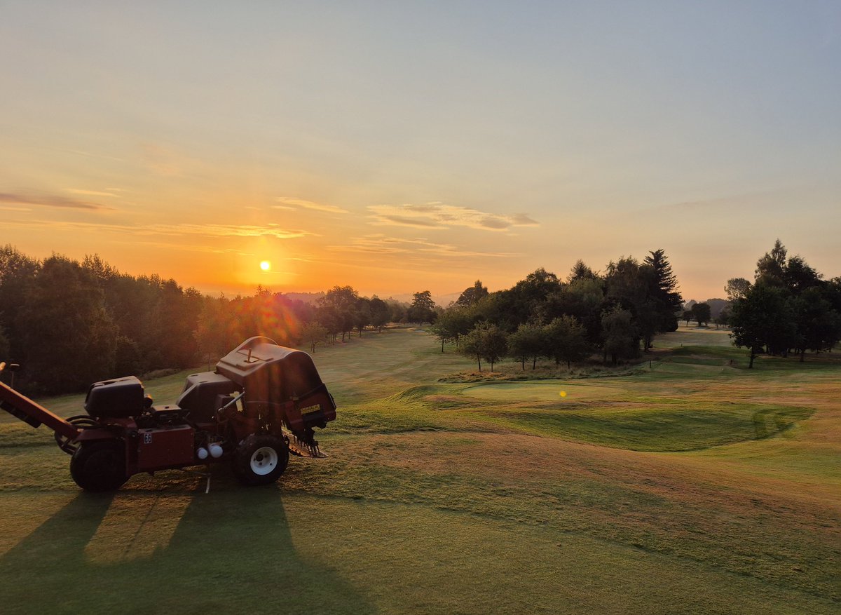 Out for a walk with the ProCore this morning......⛳️🌄⛳️