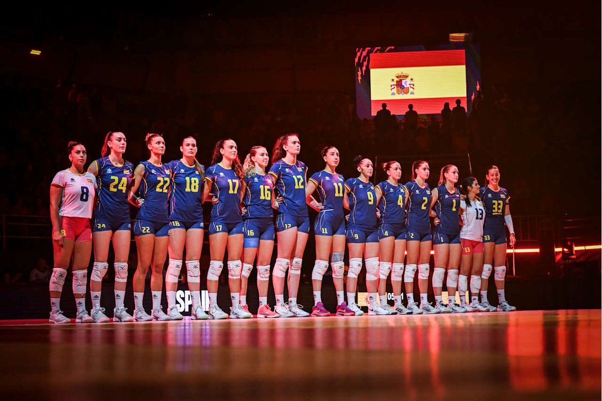 ¡España gana el primer set a Canadá!
¡Primer set en la historia de una fase de grupos!

🇪🇸 𝟮𝟱
🇨🇦 𝟮𝟮

❱❱ Histórico set de un Campeonato del Mundo femenino de Voley. Ventaja inicial ante una rival en teoría superior.