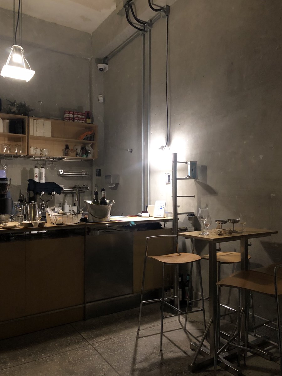 CooLs2331's tweet photo. 🥂🍨🩶 https://t.co/bBMWc30YL4