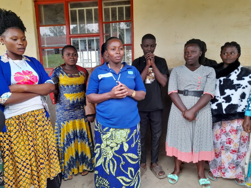 ACODEV Uganda together with Kasanga Primary school, Kasese district are running a safe space for the youth. 25 peer educators were trained in Bware s/c and have reached out to 75 youth mainly school drop outs. Through skills trainings, 2f youth opened a hair saloon