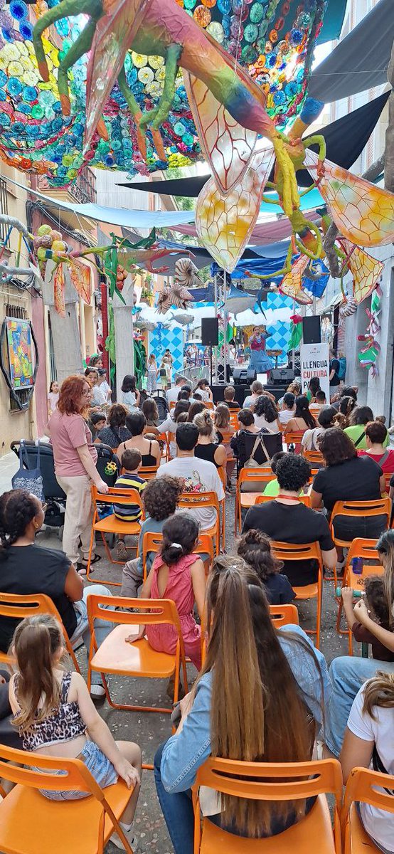 Òmnium Gràcia (@omniumgracia) on Twitter photo Tanquem els espectacles en català d’aquesta Festa Major amb molt bon gust de boca.
Gràcies a <a href="/boia_la/">La Boia Teatre</a> per portar la màgia a tants racons del barri, i als carrers i places que ens han acollit entre guarnits plens de creativitat i identitat pròpia! Fins l'any que ve! Tanquem els espectacles en català d’aquesta Festa Major amb molt bon gust de boca.
Gràcies a <a href="/boia_la/">La Boia Teatre</a> per portar la màgia a tants racons del barri, i als carrers i places que ens han acollit entre guarnits plens de creativitat i identitat pròpia! Fins l'any que ve!