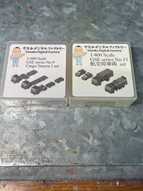 1/400　GSEシリーズ再販告知1
販売日時　8/30　夜18時（今回販売時間がいつもと違います！お気を付けください）
カーゴトラクター＆ドーリーセット
ベルトローダーセット
一般車両セット
パッセンジャーステップ
カーゴトラクター2セット
航空局車両セット
再販告知2に続きます↓