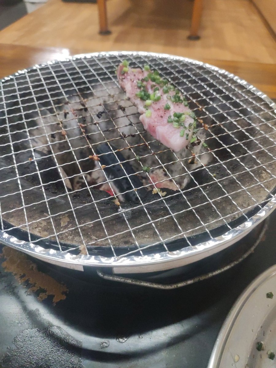 4/21ZAKUROshow@原宿-冨田慎平邦楽打楽器 (@tomitashinpei) on Twitter photo 久々の1人外飲み。某テレビで放送された地元の焼肉屋さんに来たらめちゃくちゃ値上がりしてた。あとずいぶんそそくさと帰り支度するご夫婦だなぁと思っていたら、「釣りはいらねぇぜ」だった。かっこよすぎる。私はまだ未熟なのでお釣りいります。会計少なめお釣りマシマシで。 久々の1人外飲み。某テレビで放送された地元の焼肉屋さんに来たらめちゃくちゃ値上がりしてた。あとずいぶんそそくさと帰り支度するご夫婦だなぁと思っていたら、「釣りはいらねぇぜ」だった。かっこよすぎる。私はまだ未熟なのでお釣りいります。会計少なめお釣りマシマシで。