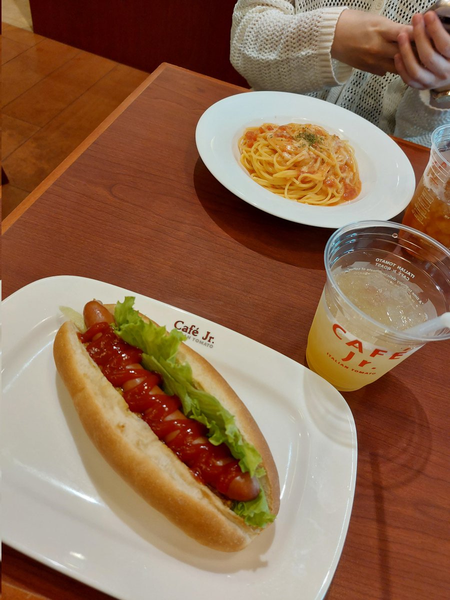 toi_kino1544505's tweet photo. @mikosuchi_2121 キャラうさ
とごはん食べてひたすら喋り倒してきた！！！
久々会えて嬉しかった〜
また行こ〜✨ https://t.co/mYoN1opfYS