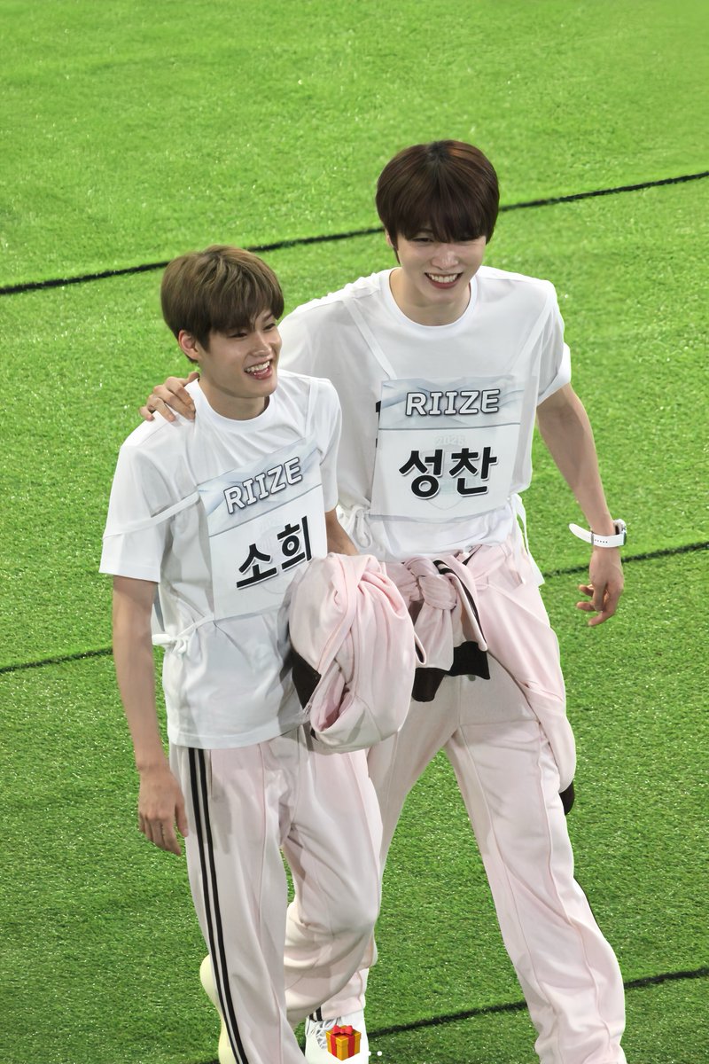 urrmygift's tweet image. 250825 아육대

밤똘즈 ㄱㅇㅇ...😚

#성찬 #SUNGCHAN #ソンチャン 
#RIIZE #라이즈