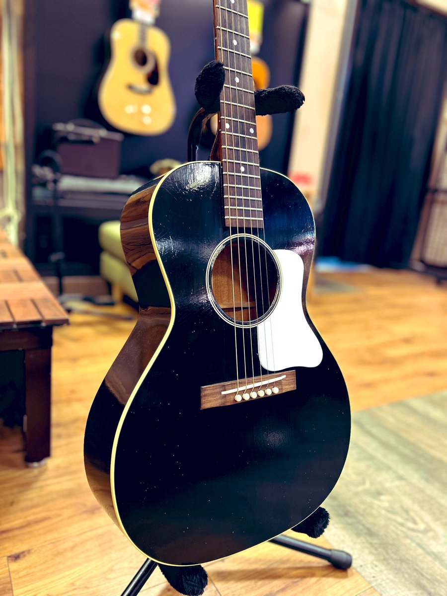 1484ssbs's tweet photo. ‼️値下セール目玉品特価 ‼️
Gibson / Custom Shop Murphy Lab Collection 1933 L-00 Light Aged Ebony
今なら通常よりもお求め安い価格に
なってます😆
マーフィーラボ入門にいかがですか👀
商品ページはこちら💁
https://t.co/XztKqTVnkr
#Gibson #L00 https://t.co/nKsYmYXtZM