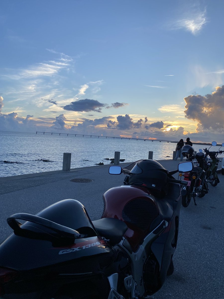 RyukyuRider's tweet image. 隼でツーリング
からの瀬長島で夕陽🌇

#瀬長島 #夕陽