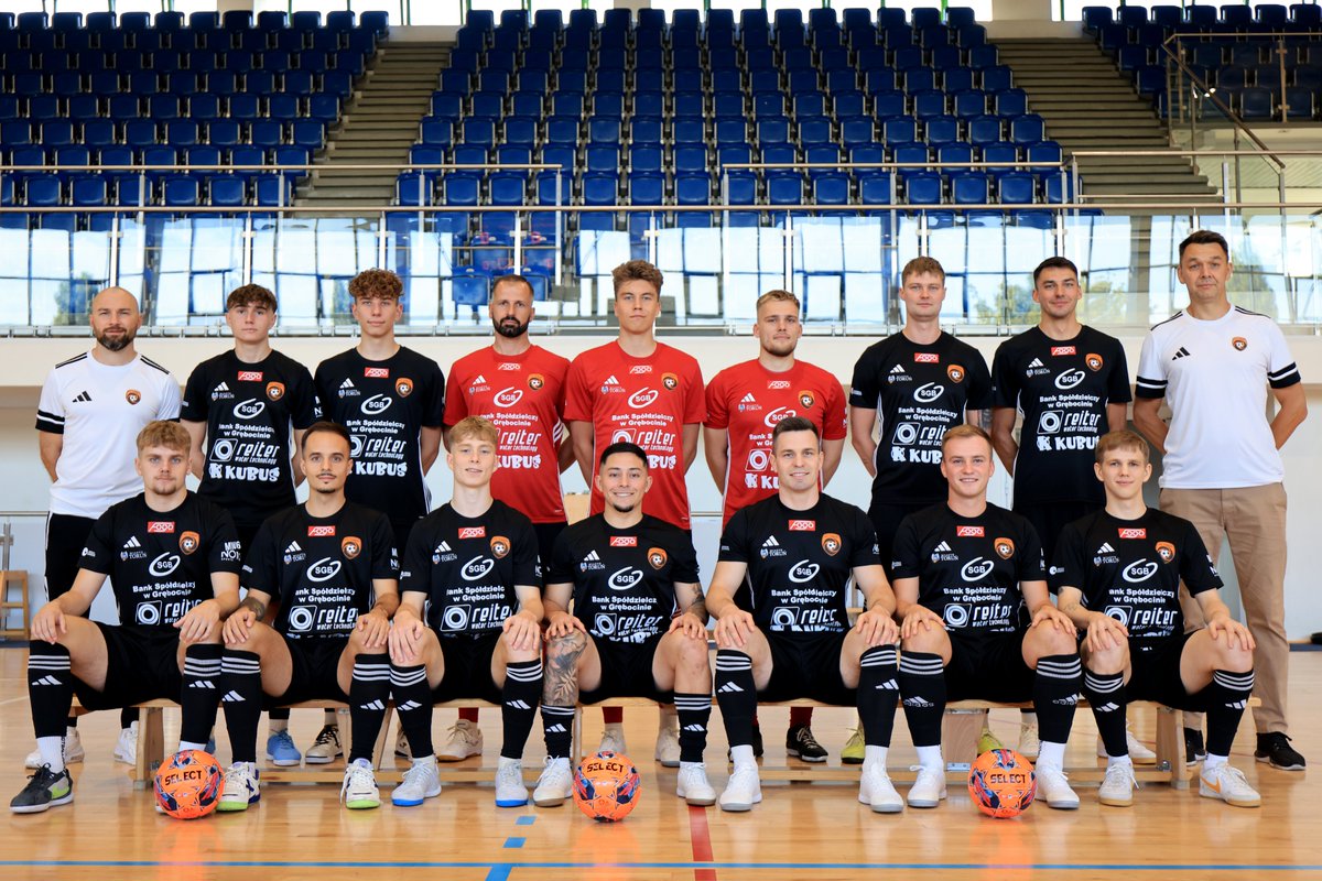 📷📷 𝐅𝐂 𝐑𝐄𝐈𝐓𝐄𝐑 𝐓𝐎𝐑𝐔𝐍́ 𝟐𝟎𝟐𝟓/𝟐𝟎𝟐𝟔 🤩

Przed nami 11 sezon z rzędu w <a href="/FutsalEkstra/">FOGO Futsal Ekstraklasa</a> 🔥

Kapitan Patryk Szczepaniak robił zdjęcie 😀

📷 SK-Foto