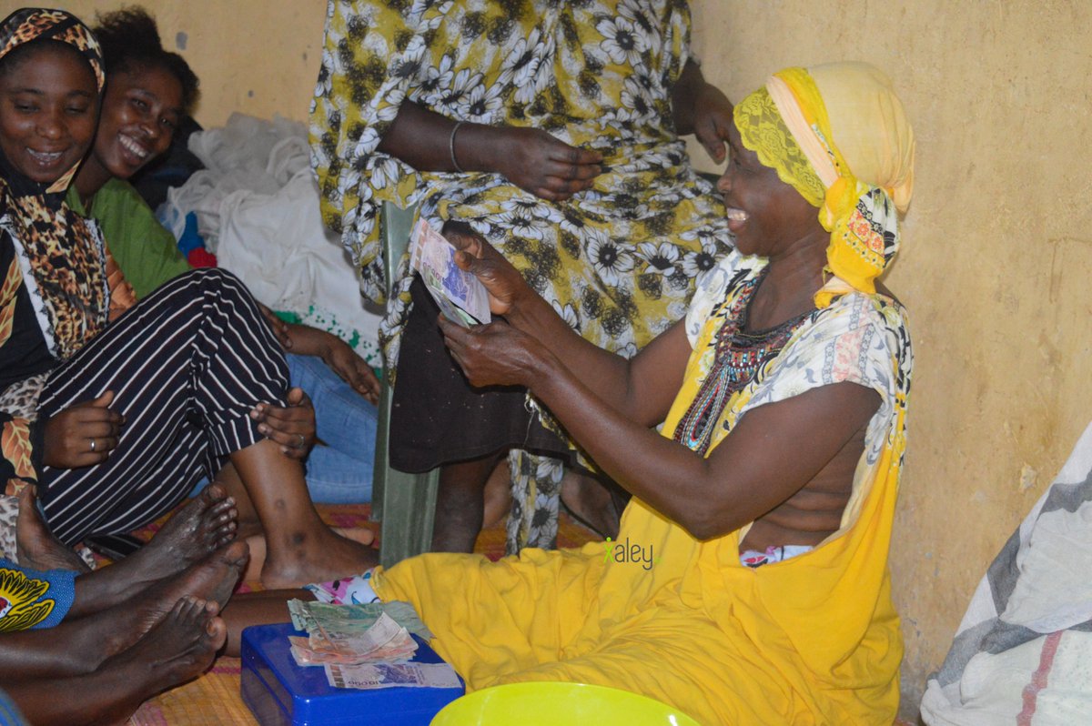 La CAF de Coboda es más que un grupo de ahorro: es un espacio donde las mujeres aprenden a gestionar sus finanzas, inician pequeñas actividades, pagan la escolaridad y enfrentan imprevistos sin endeudarse. Juntas construyen la independencia paso a paso.
#mujeresinspiran #kebetu