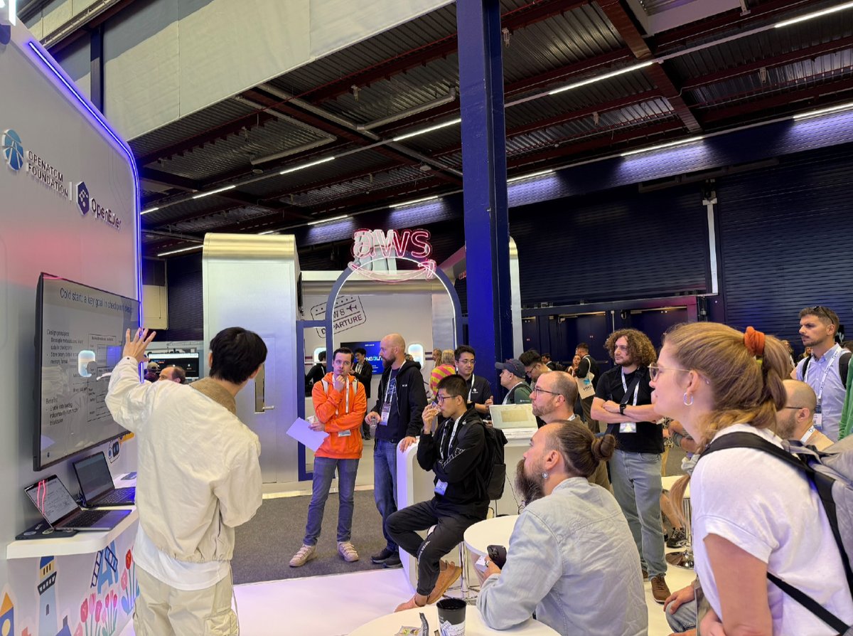 openEuler's tweet photo. Booth D1 is buzzing! ๐Lightning talks, hands-on demos, #ServerlessLLM innovations, and more~ Step into #openEuler's world and experience the excitement firsthand.
#OSSummit https://t.co/inO6xOCMOp