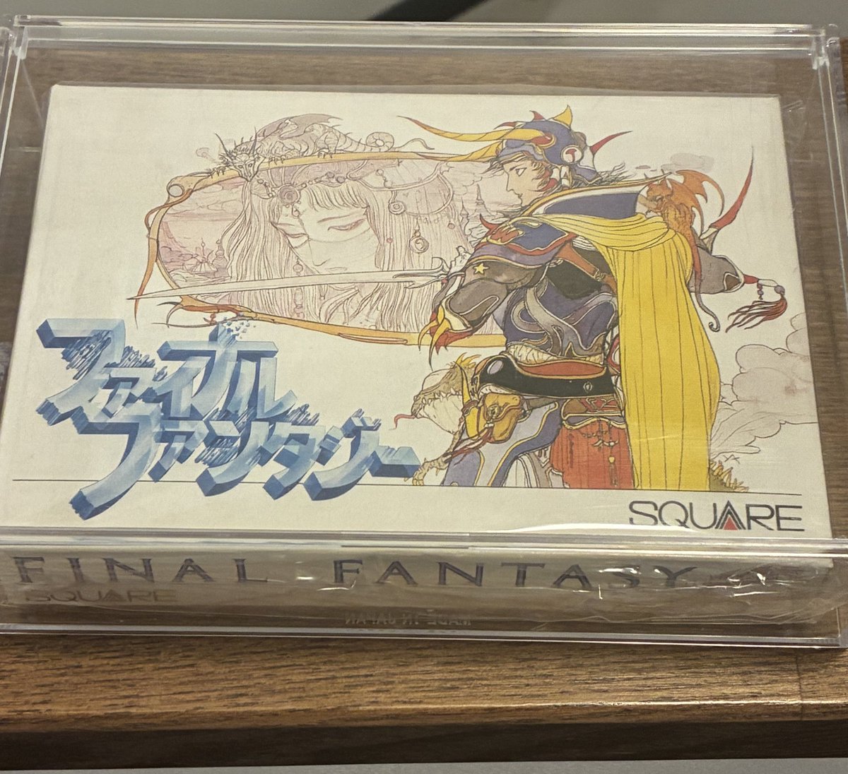 32mf3c's tweet photo. 美品の初代ファイナルファンタジーと、ドラクエをゲット‼️
FFは箱もバッチバチで説明書もバッチリ‼️
大事に保管しよう✨
#レトロゲーム
#ファミコン https://t.co/EGOY3PlxcU