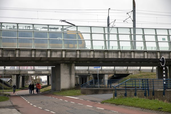 Staat stelt bouwers Hsl-viaducten aansprakelijk ow.ly/iCXr106jPhg
