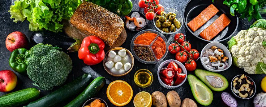 Mediterranean diet lowers risk of dementia by 35% in people at most risk, study finds cnn.com/2025/08/25/hea… 

#Alzheimers #dementia #food #diet #nutrition #health #wellness
