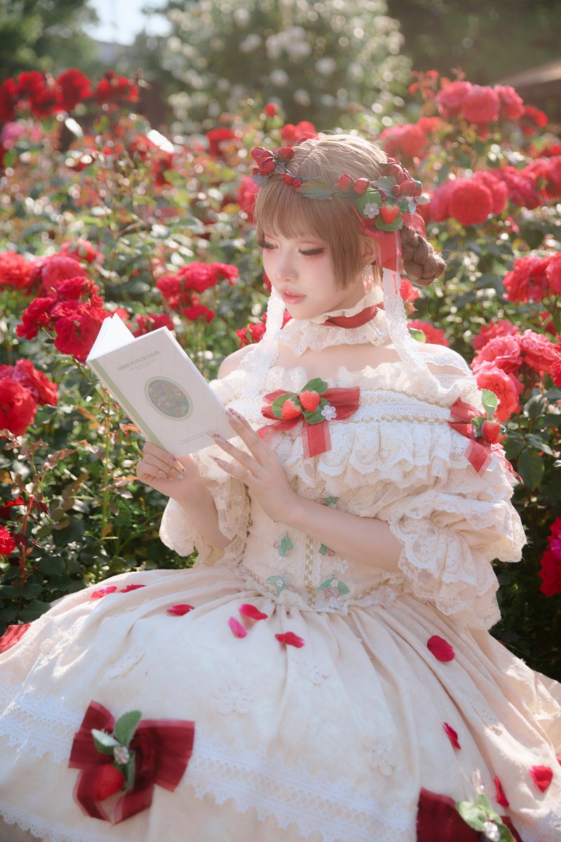 🌹🍓
M :<a href="/ere_cos/">에렌</a>