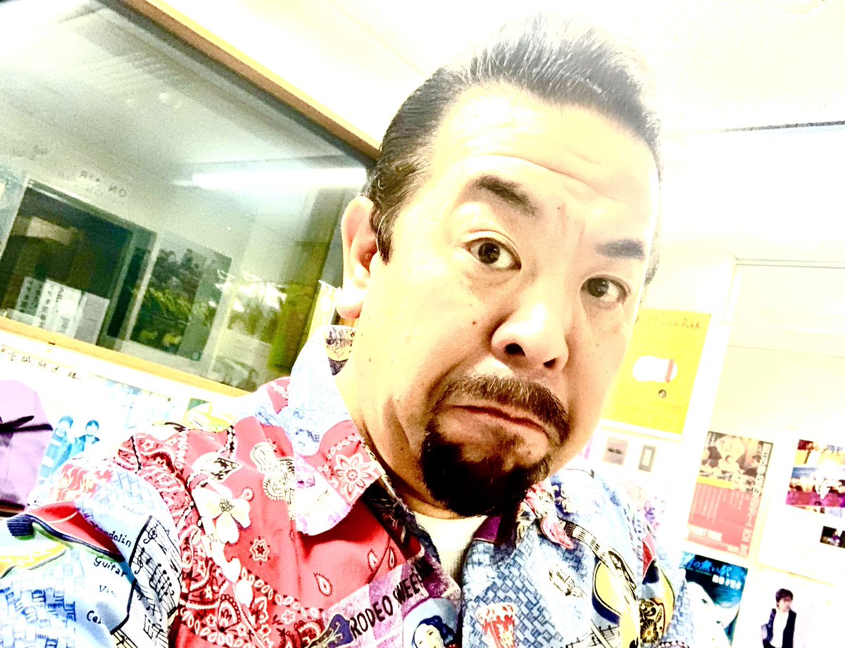 ジェームス英樹 (@jamesradiomanh) on Twitter photo 8月最終月曜日!
#LuckyFM茨城放送「#夜遊びジェームス」20時から🎙️
テーマ「川柳で夜遊び」
川柳発祥の日だそう😁
yj@lucky-ibarali.comまで🎵
#ジェームス英樹
#茨城のローカルスター
#バーガーバカ 8月最終月曜日!
#LuckyFM茨城放送「#夜遊びジェームス」20時から🎙️
テーマ「川柳で夜遊び」
川柳発祥の日だそう😁
yj@lucky-ibarali.comまで🎵
#ジェームス英樹
#茨城のローカルスター
#バーガーバカ