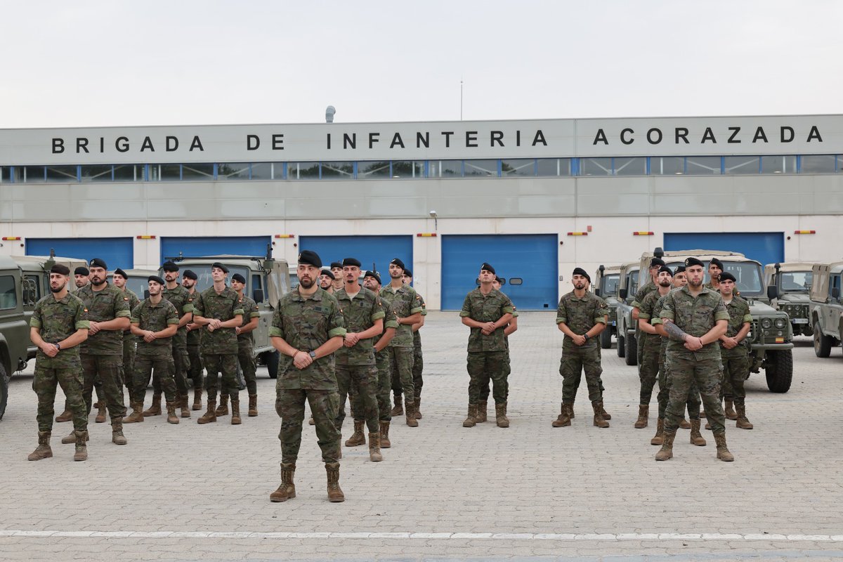 Ministerio Defensa (@defensagob) on Twitter photo 🎙️ Robles: “Tanto en Valencia como en los actuales incendios en tarea logística y de apoyo, o en sus próximos despliegues en Líbano y Letonia, siempre están a la altura”.
🎖️ La Brigada 'Guadarrama' XII <a href="/EjercitoTierra/">Ejército de Tierra 🇪🇸</a> ha sido condecorada por su labor en la #DANA.
¡Enhorabuena! 🎙️ Robles: “Tanto en Valencia como en los actuales incendios en tarea logística y de apoyo, o en sus próximos despliegues en Líbano y Letonia, siempre están a la altura”.
🎖️ La Brigada 'Guadarrama' XII <a href="/EjercitoTierra/">Ejército de Tierra 🇪🇸</a> ha sido condecorada por su labor en la #DANA.
¡Enhorabuena!