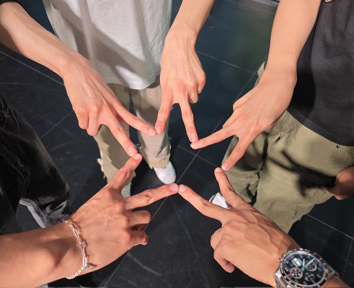 [📢] AB6IX 10TH EP 'UPSIDE DOWN' COMEBACK SHOWCASE LIVE

2025.08.25 19:30 (KST)
🔗 youtube.com/live/1prTQvitj…

COMEBACK SHOWCASE LIVE 🎤
STUPID 무대 첫 공개 🤩‼️

#AB6IX #에이비식스
#UPSIDE_DOWN
#STUPID