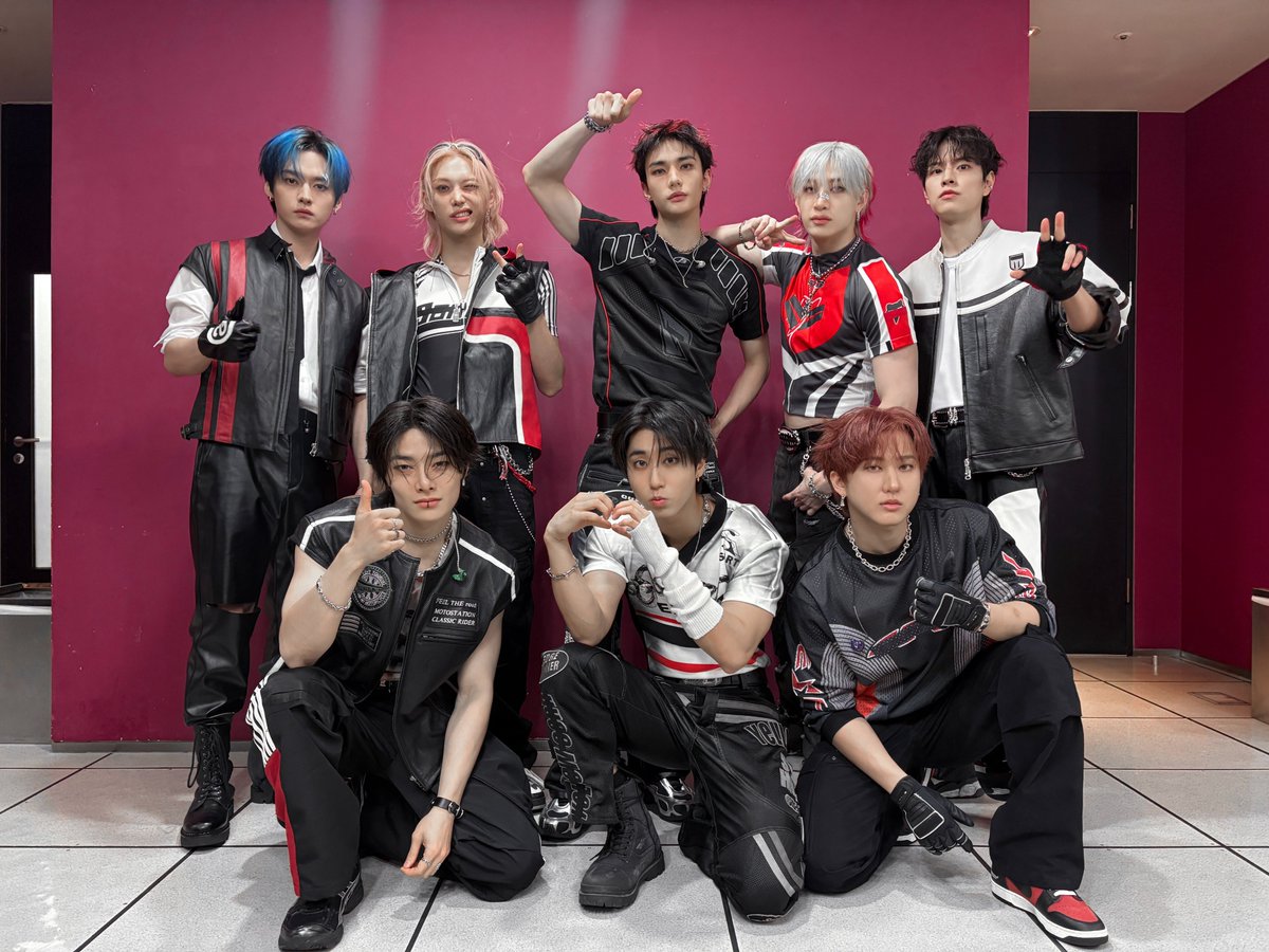 hanjisuing's tweet photo. Jumping from stage to stage like it’s a victory lap. Turns out our secret weapon isn’t luck, it’s STAYs handing us all that good karma 💙 Keep the cheers coming, we’ll keep the celebrations rolling! https://t.co/PxwciAXemf