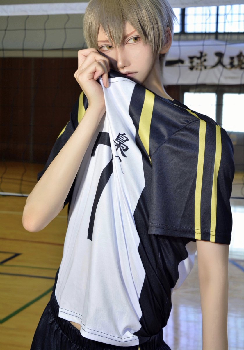 ⚠︎cos 
　HQ/木葉

      ←制服　と　ユニフォーム→

.