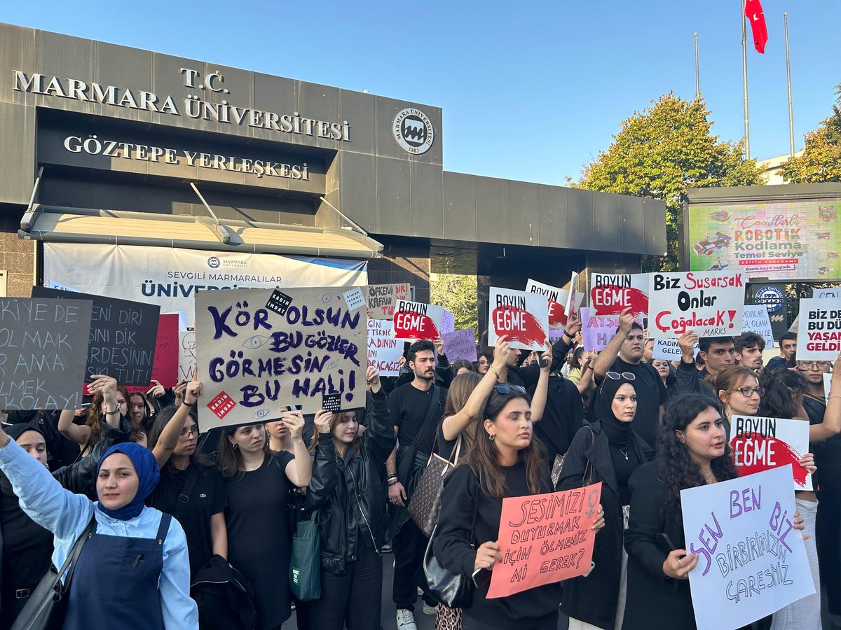 Sahnede, sokakta, kampüste, sınıfta: Tacize sessiz kalmayacağız! 
Kadınların sosyal hayat ve akademide maruz bırakıldığı her türlü baskı ve tacize karşı susmuyoruz, susmayacağız! +
