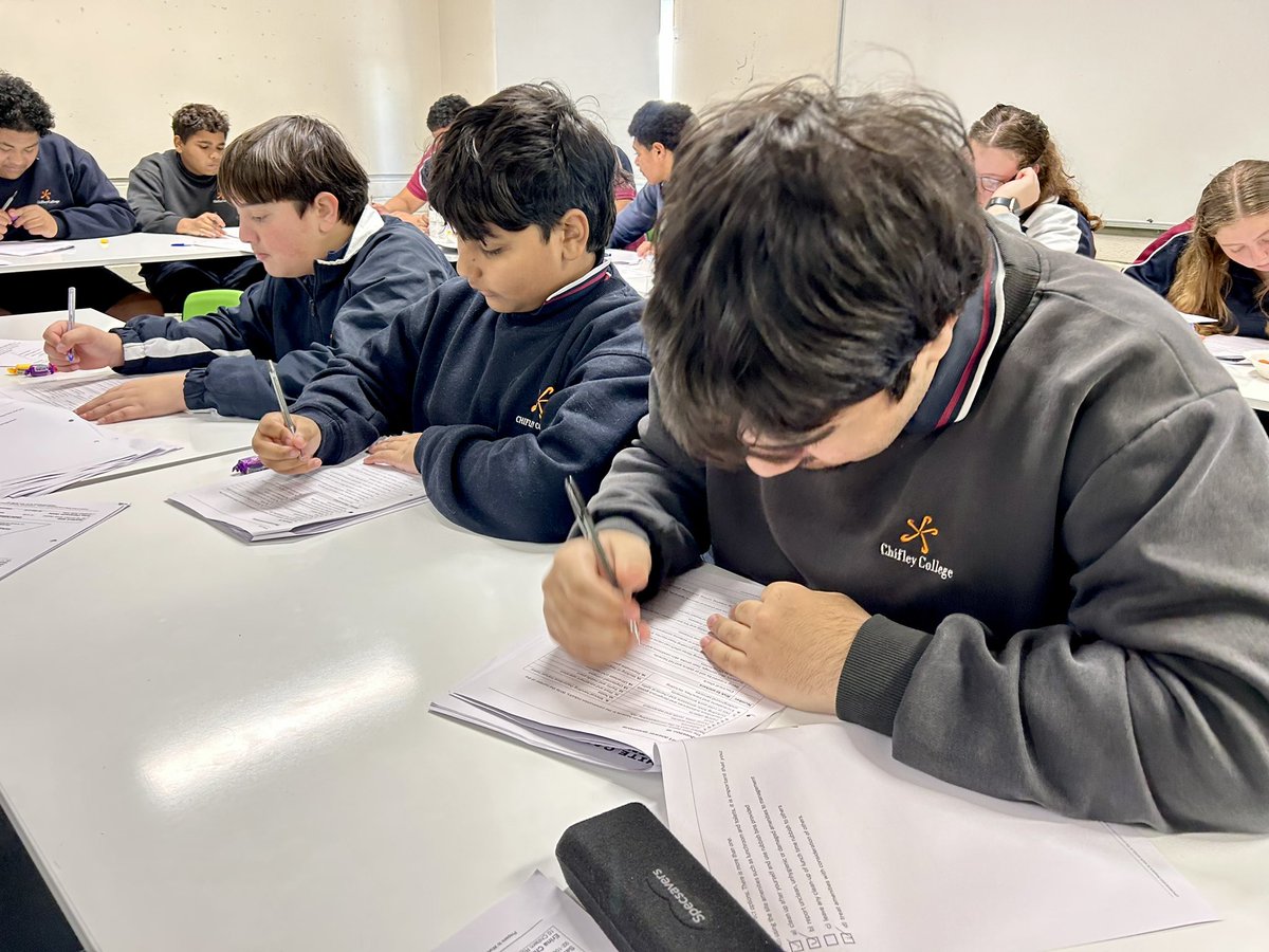 ChifleyCSC's tweet image. Well done to the Year 9 &amp;amp; 10 students who completed the White Card course today. The course prepared students for adult learning environments, built important skills and knowledge, and opened pathways for work experience and employment opportunities.👷👷‍♂️🦺🚧 #NationalSkillsWeek