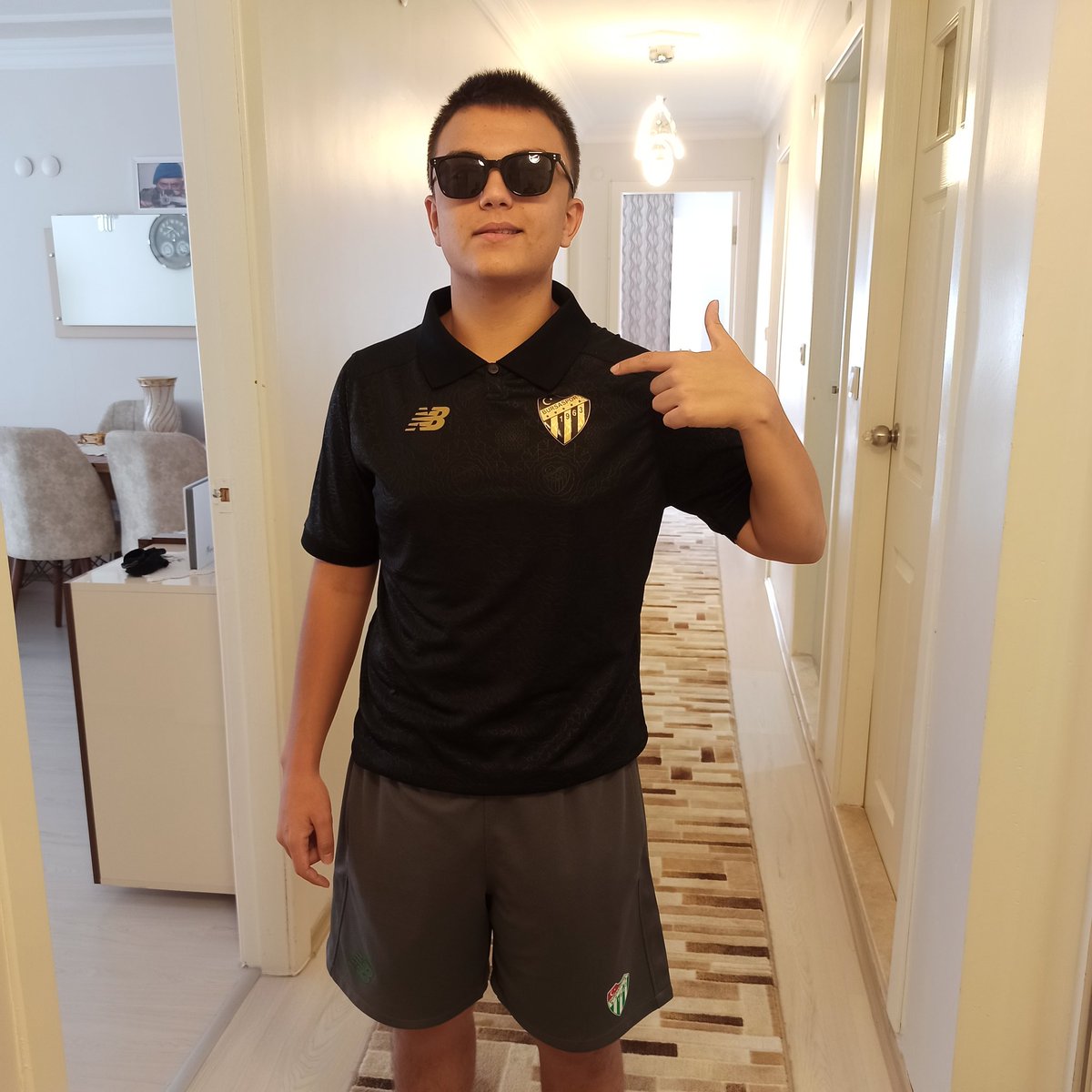 Forma gerçekten efsane  olmuş.Bekledigimize deymis.Tasarim, kalite,desen on numara olmuş.Tesekkurler ENES ÇELİK,ENBİYA TOPAL.