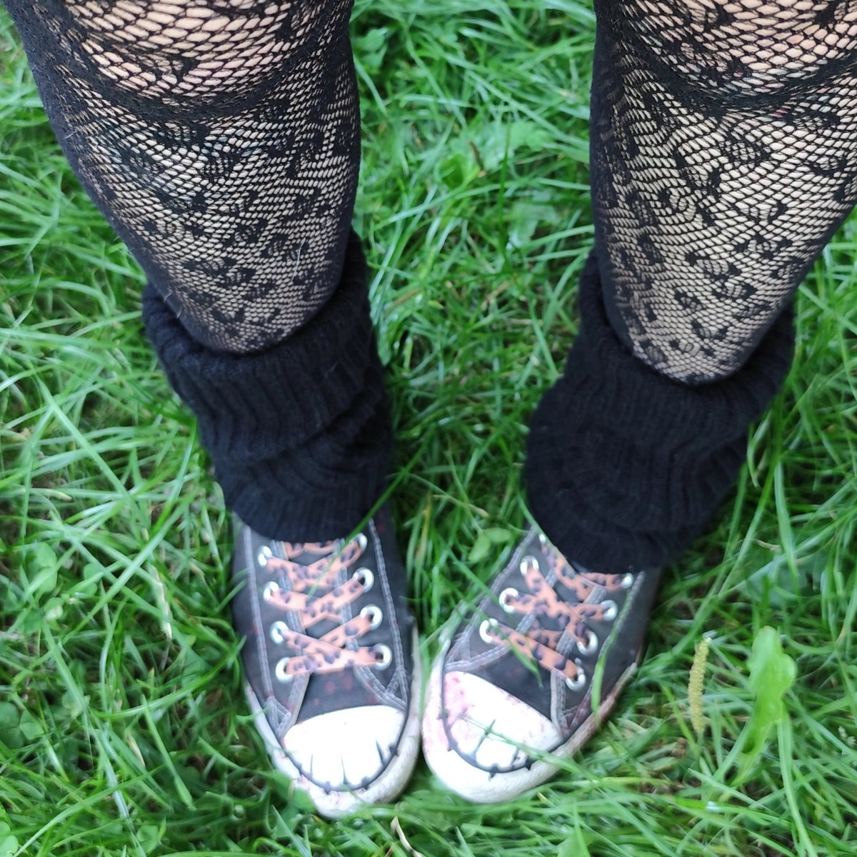 KinkyPi33's tweet image. I made my shoes puppygirl coded &amp;gt;:3