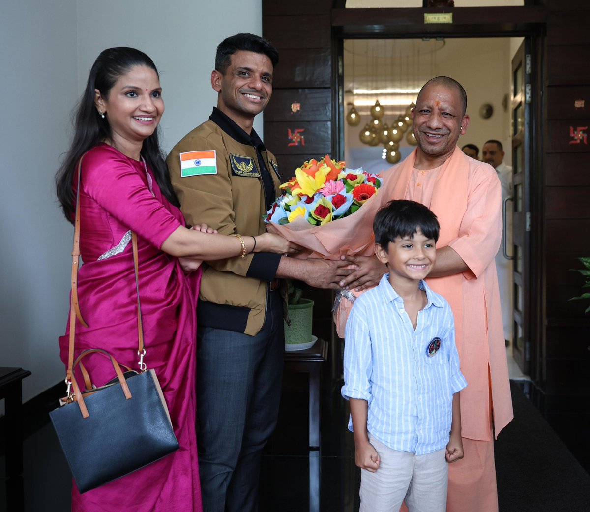 pradeep tiwari tweet media