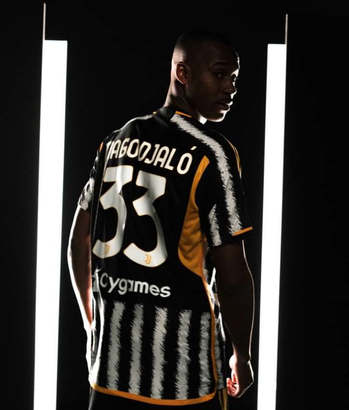 Beşiktaş'ın Tiago Djalo transferini önümüzdeki saatlerde
tamamlaması bekleniyor.