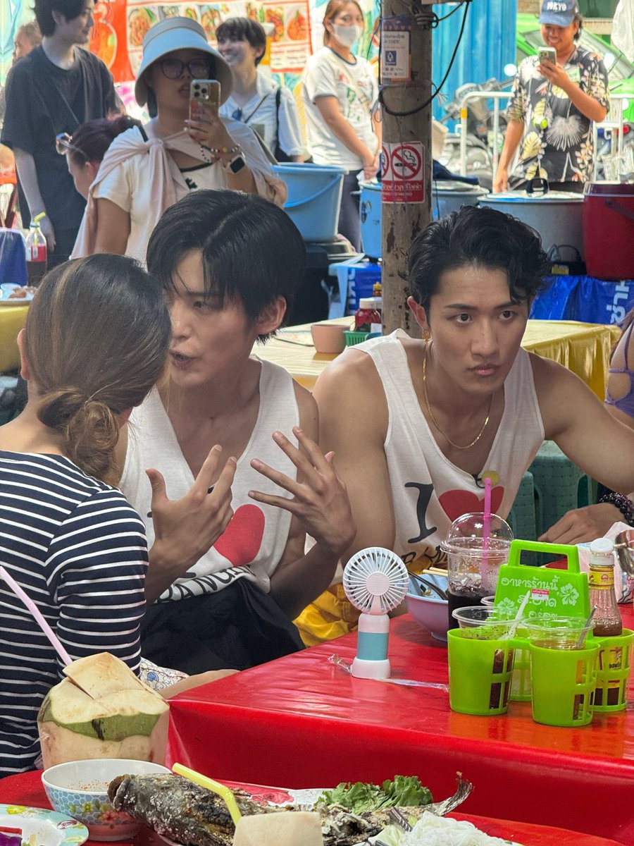 612orugem's tweet photo. อยู่ๆจตุจักรก็น่าเดินขึ้นมาเลยค่ะ ปกติคือไม่ไป ร้อน แร้เปียก 🫠 https://t.co/lzvzfBkKQZ