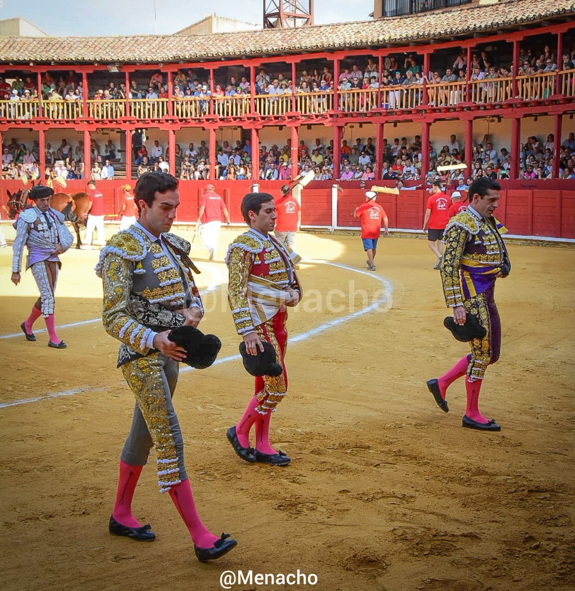 objetivoeltoro's tweet photo. 🔴TORO (Zamora)💥
Todas la imágenes e info de la corrida celebrada ayer en la bellísima plaza de toros zamorana (la Ronda castellana) en nuestro perfil de #Instagram y @aplausos
#Talavante #TomasRufo #Ismaelmartin
https://t.co/fTEeFmpTBv https://t.co/pO0CypQ9Un