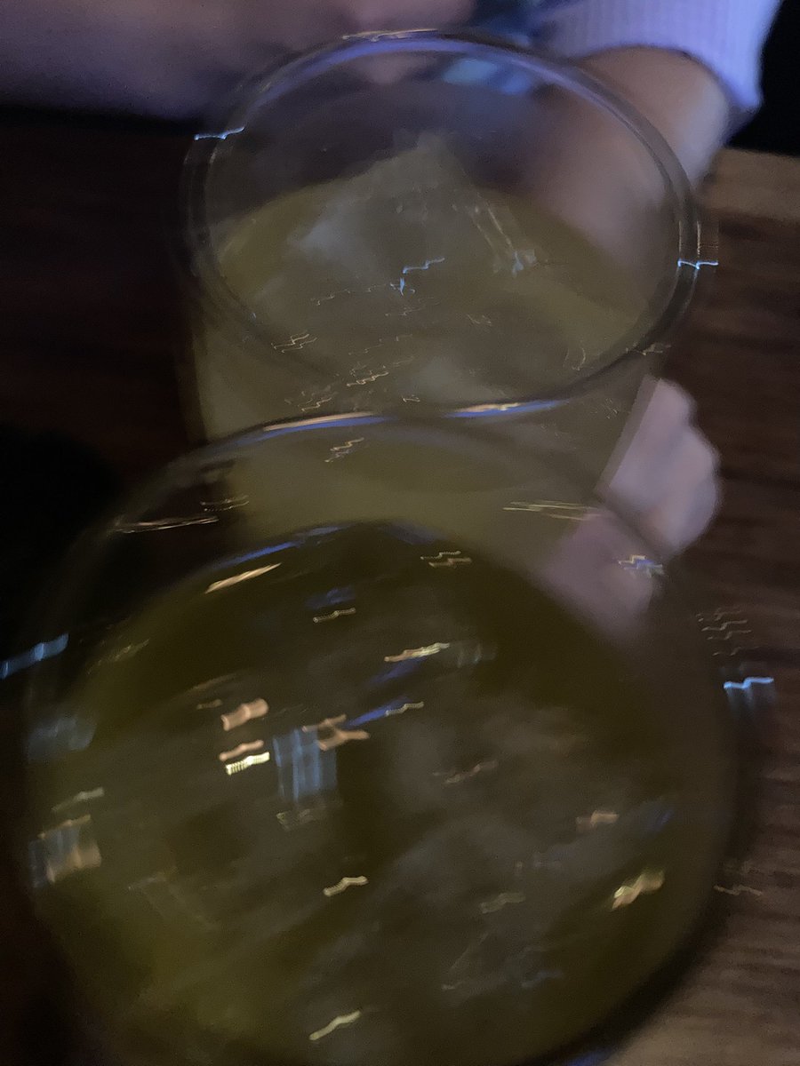 先週も朝まで
ありがとうございました🌞

遠いところから🚅🚌🚕
ダーツも🎯🎯
カラオケも🎤🎤
盛り上がりました🎵
お土産もお酒🍶🥃も
たくさんご馳走さまでした😊

今夜も🌕
２０時オープンです🎵
お待ちしております⭕️

#渋谷 #道玄坂 #ネオスナック #bar #RUINCHI #親子