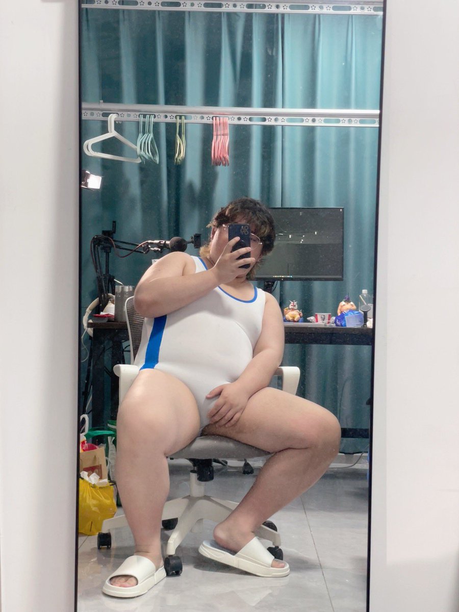 很骚的辉辉 tweet media