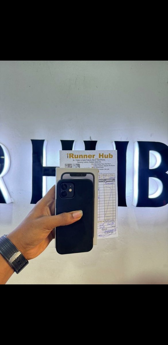 FlowGaffer's tweet image. IPhone, Samsung, Laptops dealer, Co-CEO IRunnerHub, Rivers state Port Harcourt, 2nd Artillery, if you they PHC hit me up for 07067993467 I they active from Monday to Saturday, special delivery come board.