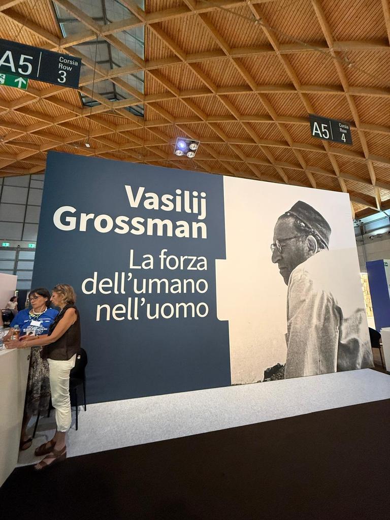 un incredibile flusso di persone interessate a capire e vedere al <a href="/MeetingRimini/">Meeting Rimini</a> per <a href="/VasilyGrossman/">Vasily Grossman</a>.