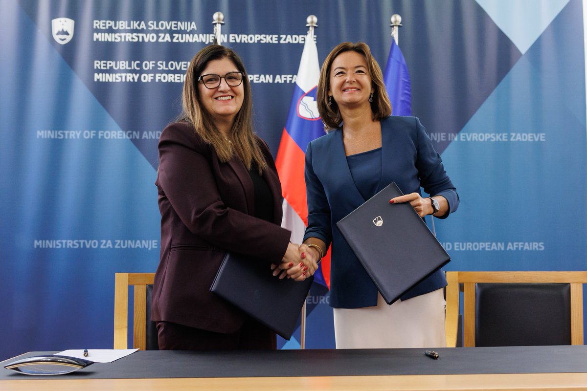 MFEA Slovenia (@mzez_rs) on Twitter photo Ministers <a href="/tfajon/">Tanja Fajon</a> & <a href="/VarsenAghShahin/">Varsen Aghabekian Shahin</a> signed a Memorandum of Understanding on the development of relations between 🇸🇮 & 🇵🇸.
This important step will establish a formal framework for systematic dialogue, regular political consultation & the development of practical cooperation. Ministers <a href="/tfajon/">Tanja Fajon</a> & <a href="/VarsenAghShahin/">Varsen Aghabekian Shahin</a> signed a Memorandum of Understanding on the development of relations between 🇸🇮 & 🇵🇸.
This important step will establish a formal framework for systematic dialogue, regular political consultation & the development of practical cooperation.