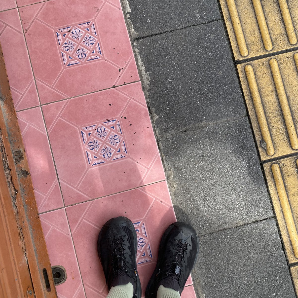walk wander tweet media