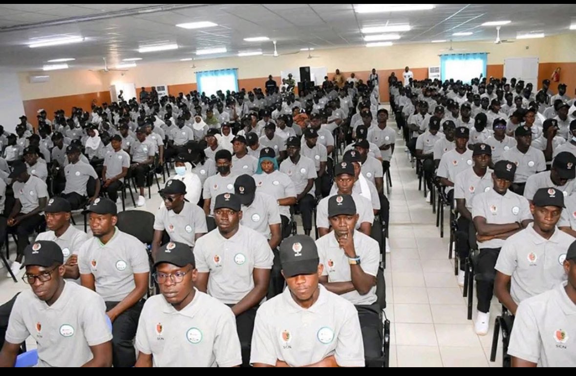 secondair_effet's tweet photo. 📌Programme des jeunes volontaires agricoles🌿
915 JVA sont affectés dans 455 communes du Sénégal reparties dans 42 département.
320 communes avec 2 JVA;
22 communes avec plus de 2 JVA;
113 communes avec 1 JVA🌿
#AgriCheck https://t.co/muEfxi2Fj0