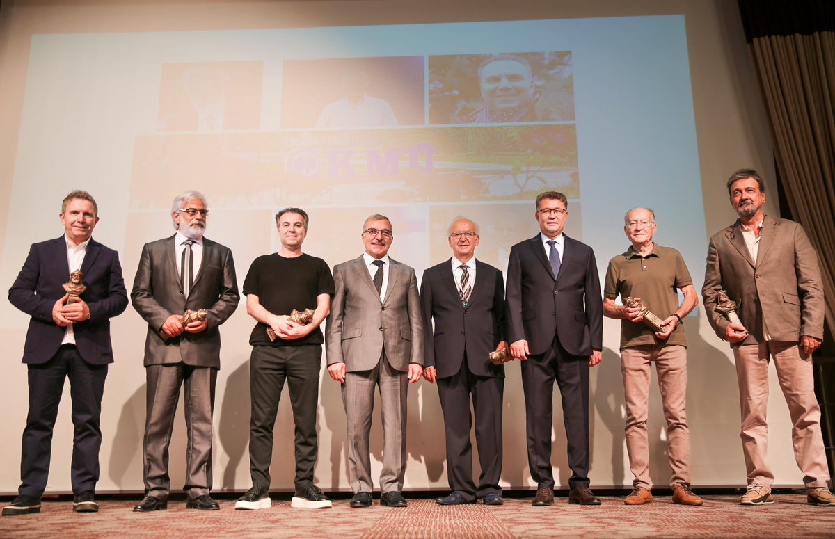 📌Türk Dil Kurumu ve Karamanoğlu Mehmetbey Üniversitesinin iş birliğiyle 25-29 Ağustos 2025 tarihlerinde Karaman’da düzenlenen “Uluslararası Diksiyon Yaz Okulu” açış programı ile başladı.

Konuşmacılar:
🗣️ Prof. Dr. Osman MERT
🗣️ Prof. Dr. Mehmet GAVGALI

<a href="/UniversiteKmu/">Karamanoğlu Mehmetbey Üniversitesi</a>