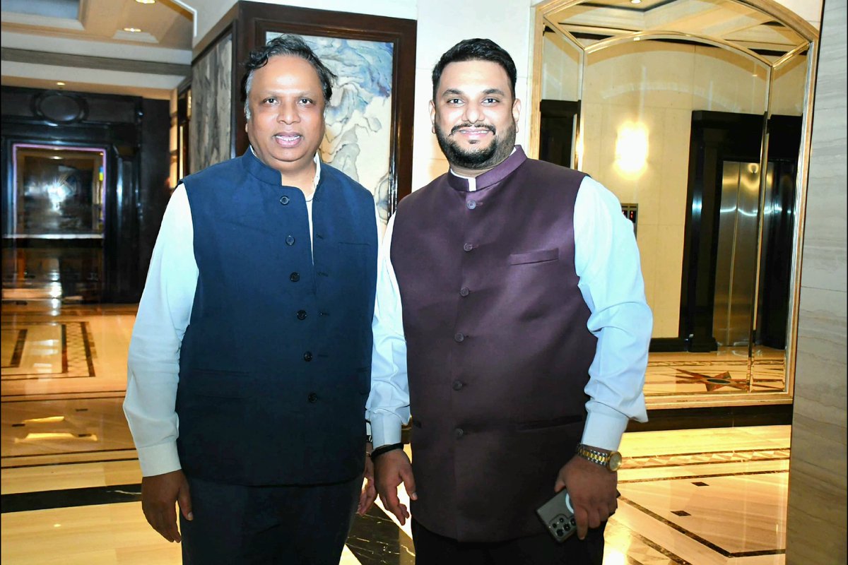 AshishPanBandra's tweet photo. "With my BOSS, the one and only Development King of Maharashtra, Cabinet Minister &amp; MLA, Adv. @ShelarAshish ji." https://t.co/YkOUnUMHjr
