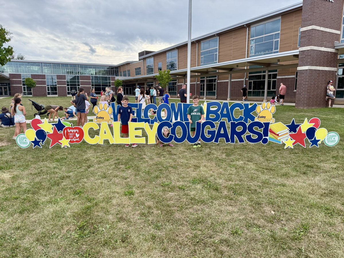 Caley Elementary (@caleyumasd) on Twitter photo 🌟We had a great turnout for Chalk the Walk! Thank you to our PTC for organizing such a fun event! <a href="/UpperMerionSD/">Upper Merion Area School District</a> 🌟We had a great turnout for Chalk the Walk! Thank you to our PTC for organizing such a fun event! <a href="/UpperMerionSD/">Upper Merion Area School District</a>