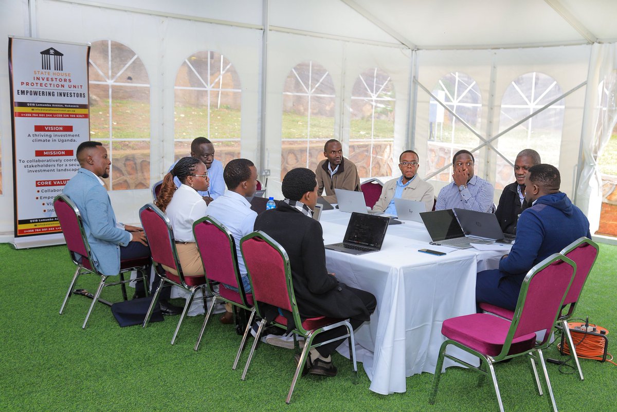 Anitah Annie (@ashemereir31192) on Twitter photo Happening Now: <a href="/ShieldInvestors/">State House Investors Protection Unit</a>, <a href="/NITAUganda1/">NITA-Uganda</a> & Science, Technology and innovation Secretariat are coordinating a $200M Digital Innovation City project in Ug following interest from US-Indian investors. Launch set for October 2025.
<a href="/edthnaka/">Col Edith Nakalema</a>
#EmpoweringInvestors Happening Now: <a href="/ShieldInvestors/">State House Investors Protection Unit</a>, <a href="/NITAUganda1/">NITA-Uganda</a> & Science, Technology and innovation Secretariat are coordinating a $200M Digital Innovation City project in Ug following interest from US-Indian investors. Launch set for October 2025.
<a href="/edthnaka/">Col Edith Nakalema</a>
#EmpoweringInvestors