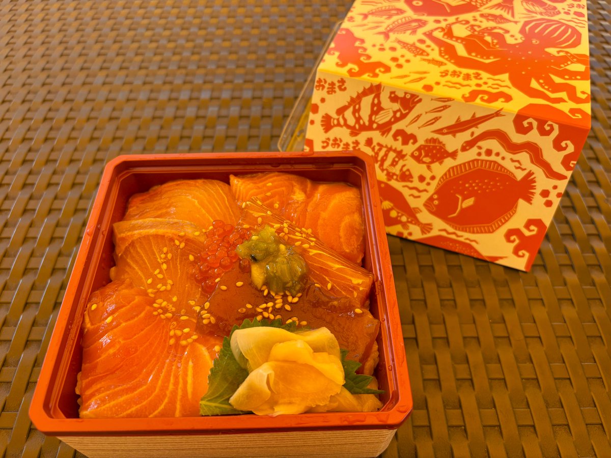 tama_rouge's tweet photo. part1最後の #英国展 にいました。
食べたのは地下1階の魚政さんの漬け弁当。 https://t.co/sszWjYWV9y