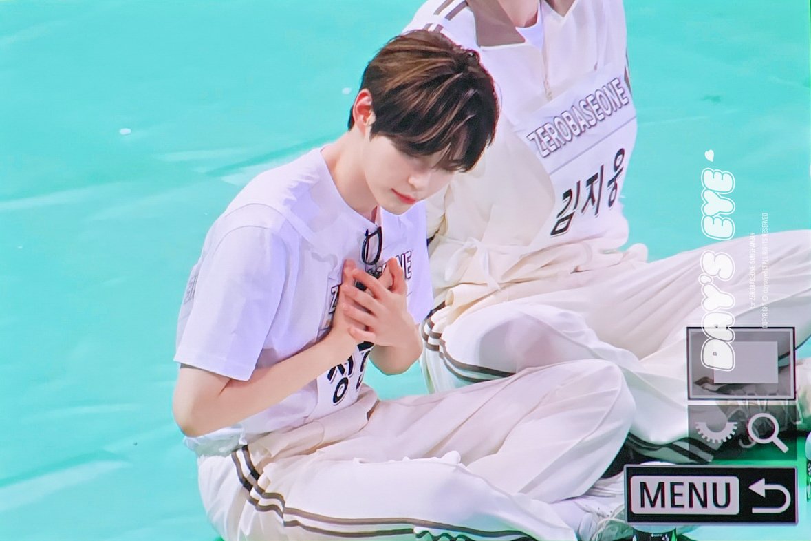 dayseye613's tweet photo. 250825 아육대

➳❥

#성��빈 #SUNGHANBIN #成韓彬 #ソンハンビン #ZB1 #ZEROBASEONE #제로베이스원 https://t.co/IoASSBoaVd