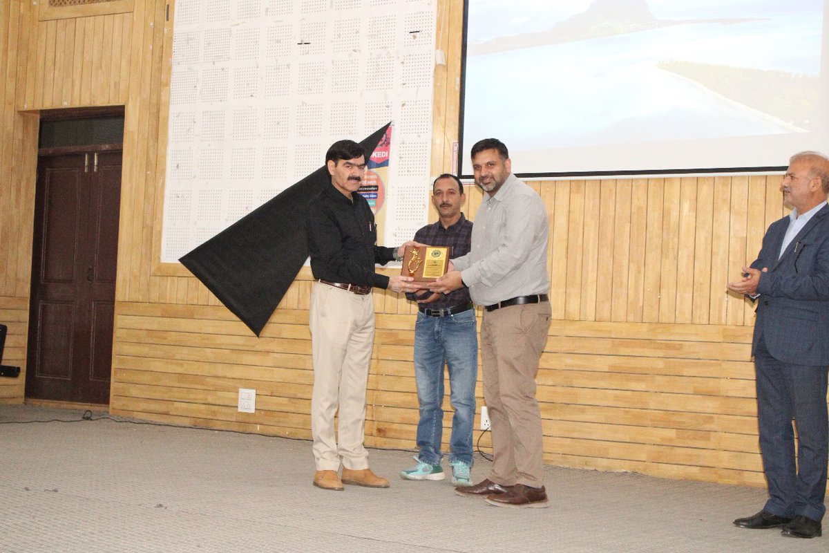 JKEDI4U's tweet photo. #JKEDI Boot Camp campaign reaches GCET Jammu, GDC Shopian, GDC Bijbehara, Anantnag; 10 Innovative Ideas shortlisted.
@OfficeOfLGJandK @CM_JnK @OmarAbdullah @OfficeofDYCMJK @DullooAtal @mandeep082 @DoIC_JK @startupindia @diprjk @GreaterKashmir @DailyExcelsior1 @RisingKashmir https://t.co/x7IrKAzBfm